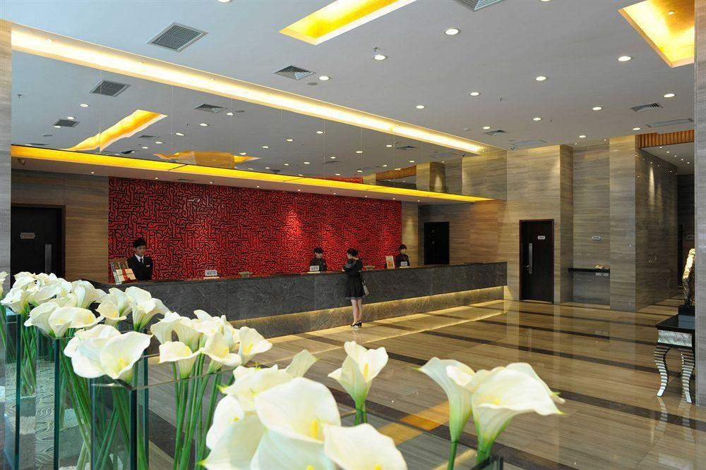Wuhan Junyi Dynasty Hotel Esterno foto